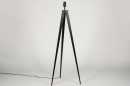 Foto 30887-22 detailfoto: Zwarte driepoot vloerlamp met grijze lampenkap van stof