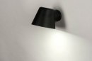 Foto 30900-2 zijaanzicht: Met sensor zwarte buitenlamp gemaakt van hoogwaardig aluminium voor een zeer scherpe prijs.