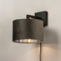 Foto 30908-9: Bedlamp in het zwart met stoffen lampenkap en schakelaar op de wandplaat