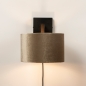 Foto 30909-10 zijaanzicht: Zwarte bedlamp met fluwelen lampenkap in taupe met schakelaar op de wandplaat