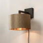 Foto 30909-9 schuinaanzicht: Zwarte bedlamp met fluwelen lampenkap in taupe met schakelaar op de wandplaat