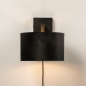Foto 30910-10: zwarte wandlamp met stoffen kap en schakelaar op de wandplaat