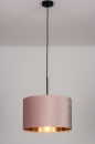 Foto 30931-1: Zwarte hanglamp met roze lampenkap van fluweel met een koperkleurige binnenkant