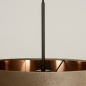 Foto 30933-10: Zwarte hanglamp met een taupe lampenkap van fluweel en een koperkleurige binnenkant