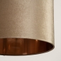 Foto 30933-9: Zwarte hanglamp met een taupe lampenkap van fluweel en een koperkleurige binnenkant