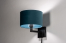 Foto 30935-1: Zwarte wandlamp met Petrol blauwe kap, geschikt voor led verlichting.