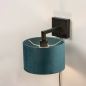Foto 30935-11: Zwarte wandlamp met Petrol blauwe kap, geschikt voor led verlichting.