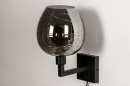 Foto 30936-5: Zwarte wandlamp met rookglas, snoer en schakelaar op wandplaat