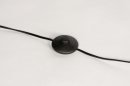 Foto 30951-12: Grote zwarte booglamp met bol van getint kunststof in rookglas look