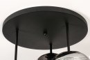 Foto 30964-8: Charmante plafondlamp voorzien van drie kappen in rookglas welke zorgen voor een sfeervol karakter!