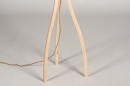 Foto 31059-12 detailfoto: Driepoot vloerlamp van hout met beige kap