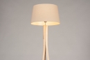 Foto 31059-4 detailfoto: Driepoot vloerlamp van hout met beige kap