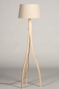 Foto 31059-6 niet_in_feed: Driepoot vloerlamp van hout met beige kap
