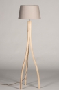 Foto 31061-6 niet_in_feed: Driepoot vloerlamp van hout met taupe kap
