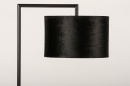 Foto 31077-1: Schwarze Tischleuchte in elegantem Design mit luxuriösem Lampenschirm aus Samt