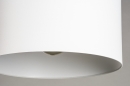 Foto 31096-8 detailfoto: Strakke staande schemerlamp in messing met witte lampenkap van stof