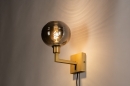 Foto 31110-2: Nachttischlampe in Messing mit Rauchglaskugel 