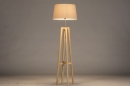 Foto 31125-16: Blankhouten vloerlamp Tripod met beige kap
