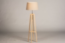 Foto 31125-17: Blankhouten vloerlamp Tripod met beige kap