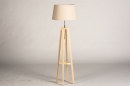 Foto 31125-18: Blankhouten vloerlamp Tripod met beige kap