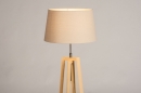 Foto 31125-19: Blankhouten vloerlamp Tripod met beige kap