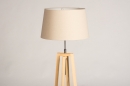Foto 31125-20: Blankhouten vloerlamp Tripod met beige kap