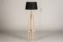 Foto 31127-9 maatindicatie: Blankhouten vloerlamp Tripod met zwarte stoffen kap