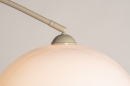 Foto 31161-8: Grote booglamp in zandkleur met witte bol in retrostijl 