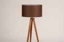 Foto 31169-5 vooraanzicht: Driepoot vloerlamp in trendkleur terracotta met bruine stoffen lampenkap 