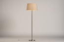 Foto 31184-2 vooraanzicht: Staande schemerlamp met beige lampenkap