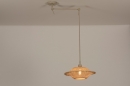 Foto 31228-2 schuinaanzicht: Zandkleurige hanglamp met knikarm en ronde rotan kap