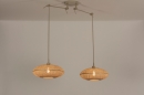 Foto 31237-3 schuinaanzicht: Dubbele hanglamp met rotan kappen en twee zandkleurige knikarmen