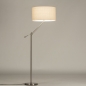 Foto 31262-2 schuinaanzicht: Staande schemerlamp met beige linnen lampenkap