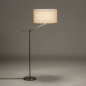 Foto 31262-3 schuinaanzicht: Staande schemerlamp met beige linnen lampenkap