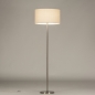 Foto 31268-2 vooraanzicht: Vloerlamp met beige linnen lampenkap