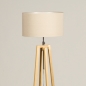 Foto 31270-20: Landelijke vloerlamp van licht hout met beige linnen lampenkap