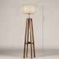 Foto 31280-14: Houten staande lamp met beige ronde lampenkap