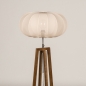 Foto 31280-20: Houten staande lamp met beige ronde lampenkap