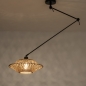Foto 31293-2 schuinaanzicht: Zwarte knikarm hanglamp met rotan kap 