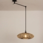 Foto 31297-3 schuinaanzicht: Verstelbare hanglamp met knikarm in het zwart met ronde rotan kap