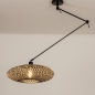 Foto 31297-5 schuinaanzicht: Verstelbare hanglamp met knikarm in het zwart met ronde rotan kap