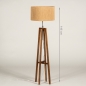 Foto 31308-2 maatindicatie: Houten vloerlamp met kap van gevlochten touw