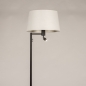 Foto 31316-4 zijaanzicht: Zwarte staande leeslamp met witte kap van stof en extra leeslamp