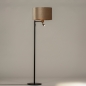 Foto 31320-2 zijaanzicht: Zwarte staande schemerlamp met leeslamp en velvet kap in taupe met koperkleurige binnenkant