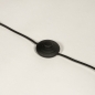 Foto 31330-11: Zwarte driepoot vloerlamp van hout met draad kap van gevlochten touw in jute kleur