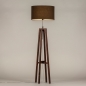 Foto 31348-3 schuinaanzicht: Houten staande vloerlamp in walnoot bruin met bruine kap