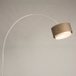 Foto 31366-4: Grote witte booglamp met luxe kap in taupe 