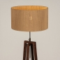 Foto 31378-4 schuinaanzicht: Japandi vloerlamp: Houten staande lamp met kap van bruin gevlochten touw