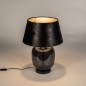 Foto 31383-2 vooraanzicht: Grote vaaslamp met voet van rookglas en luxe zwarte kap met gouden binnenkant