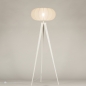 Foto 31393-3 vooraanzicht: Witt driepoot vloerlamp met beige lampion kap 